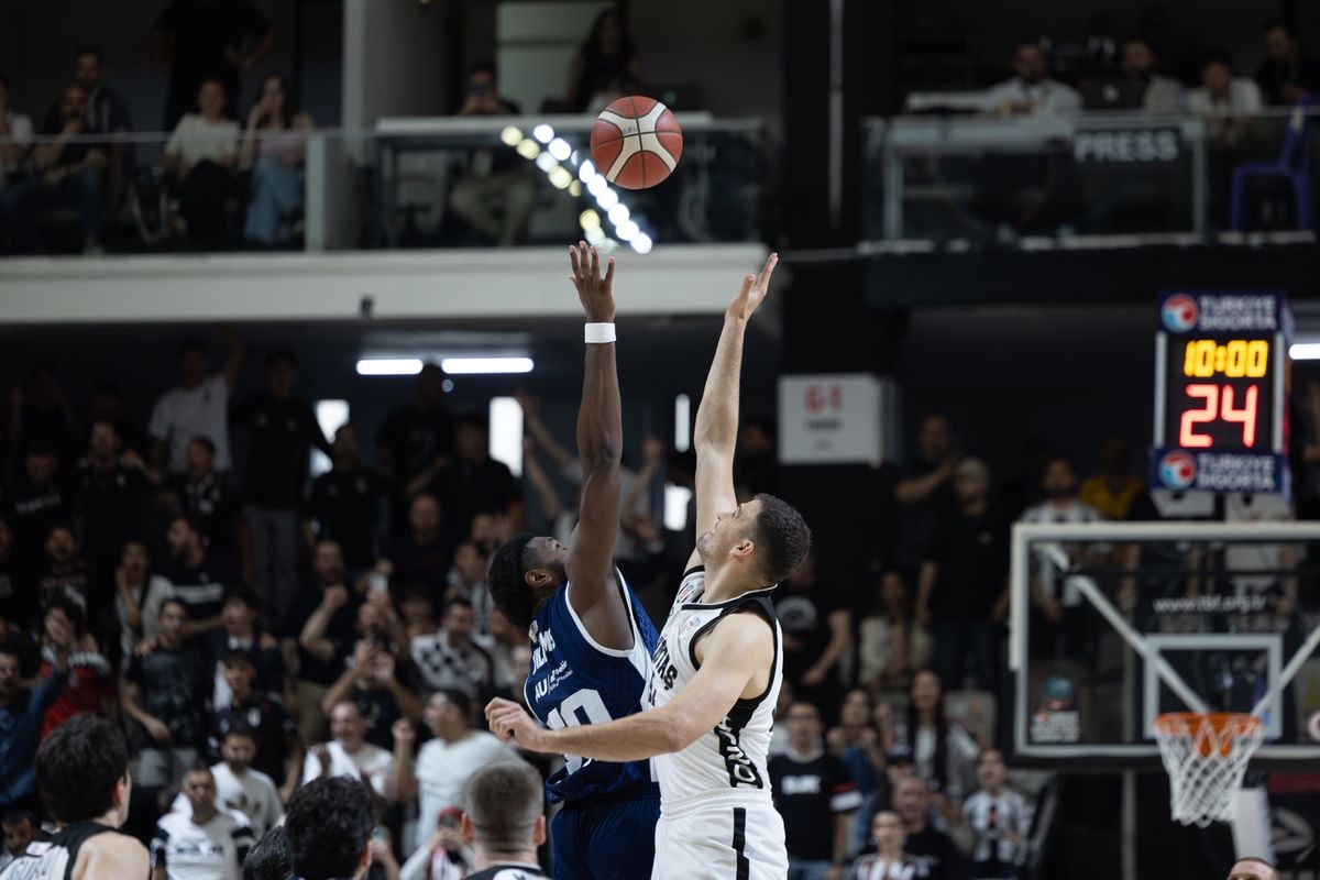Bahçeşehir Koleji: 82-79