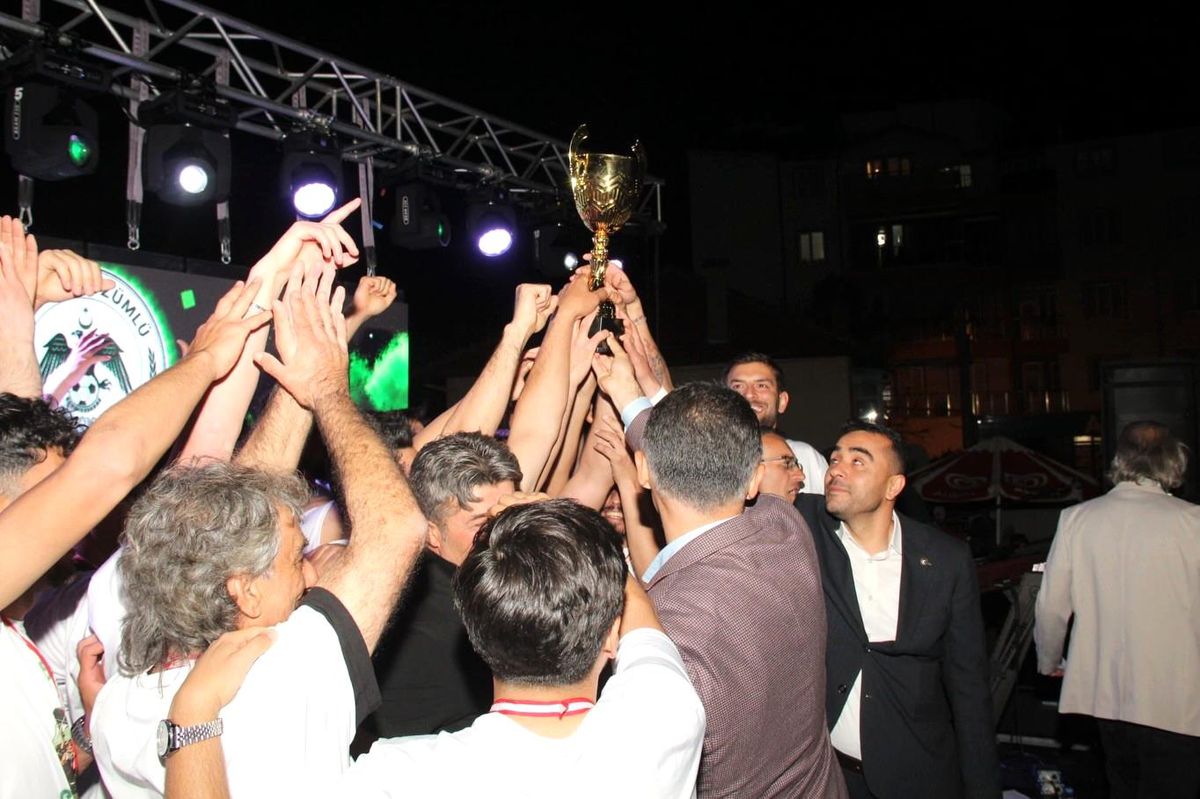 BAL'a yükselen Üzümlüspor'da şampiyonluk coşkusu