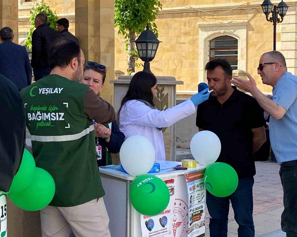 Bayburt'ta vatandaşlara sigaranın zararları anlatıldı