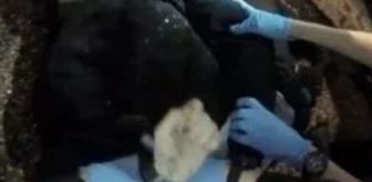Bıçaklanan genç yardım istediği polis tarafından kelepçelendi: Hastanede hayatını kaybetti!