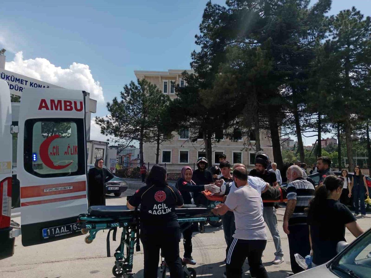 Bilecik'te otomobilin çarptığı yaya yaralandı