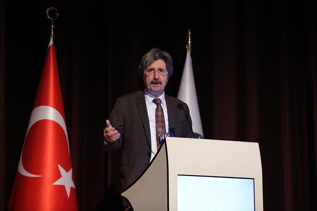 BUÜ'de 'Bağımlılığın Yeni Yüzü: Tütün Endüstrisinin Evrimi' sempozyumu düzenlendi