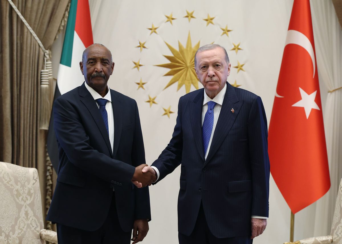 Cumhurbaşkanı Erdoğan, Sudan Egemenlik Konseyi Başkanı El Burhan ile Görüştü