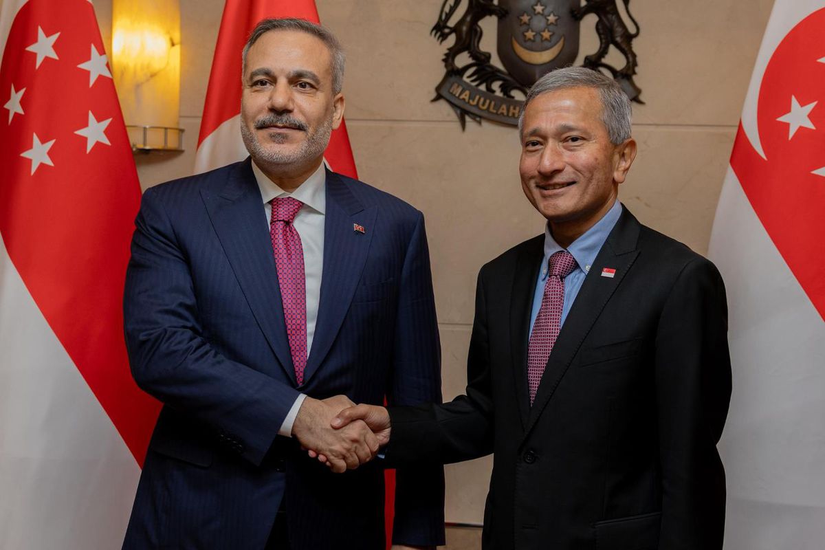 Bakan Fidan'dan Singapur'a ilk resmi ziyaret! Başbakan Wong ile bir araya geldi