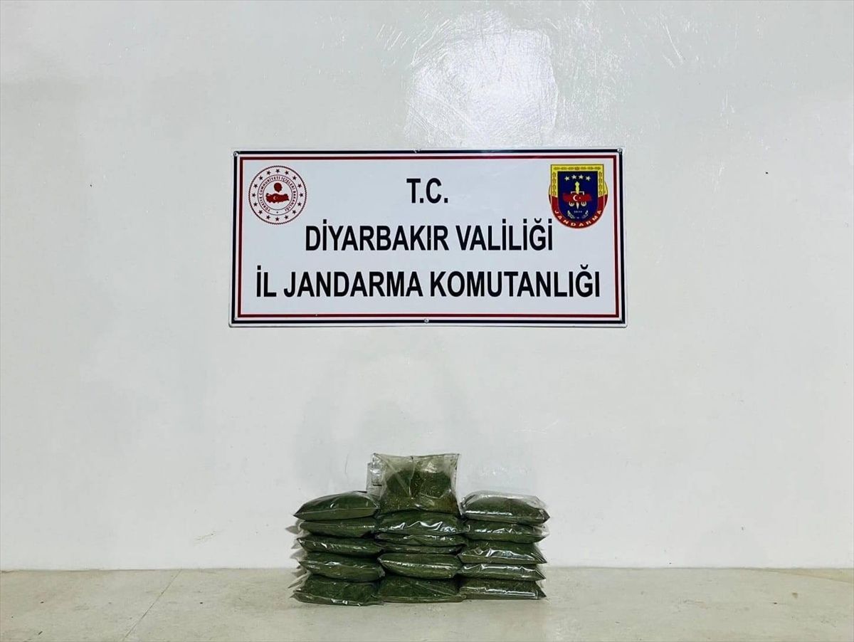 Diyarbakır'da uyuşturucu operasyonlarında 18 şüpheli hakkında işlem yapıldı