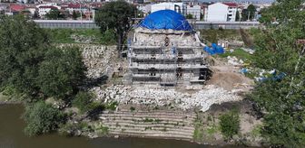 Edirne'de restorasyonu süren Evliya Kasımpaşa Camisi'nde zemin güçlendirme çalışması yapılıyor