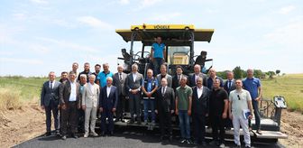 Edirne Valisi Sezer köy yolundaki asfaltlama çalışmasını inceledi