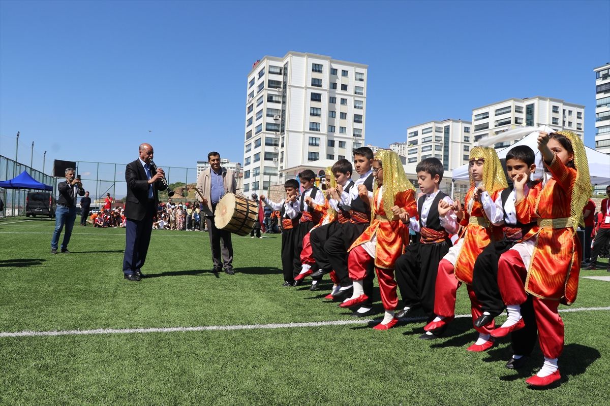 Elazığ'da 'Geleneksel Çocuk Oyunları Şenliği' düzenlendi