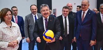 Eskişehir'de Festival Voleybol Altyapılar Türkiye Şampiyonası başladı