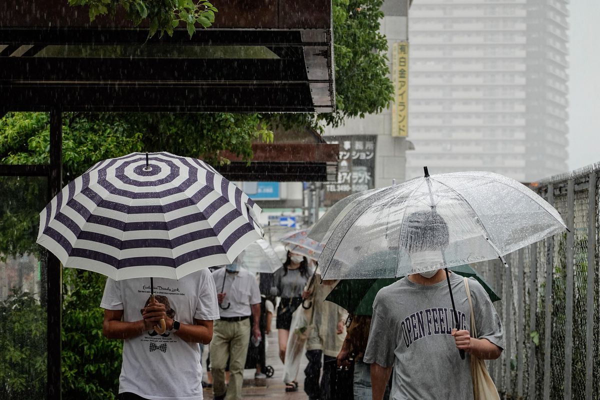 Japonya'yı Etkisi Altına Alan Jangmi Tayfunu, Okinawa'dan Kyushu Adası'na Yöneldi