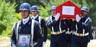 Kanser nedeniyle yaşamını yitiren yüzbaşının cenazesi Osmaniye'de defnedildi