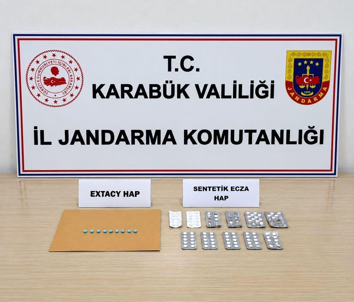 Karabük'te 241 uyuşturucu hap ele geçti