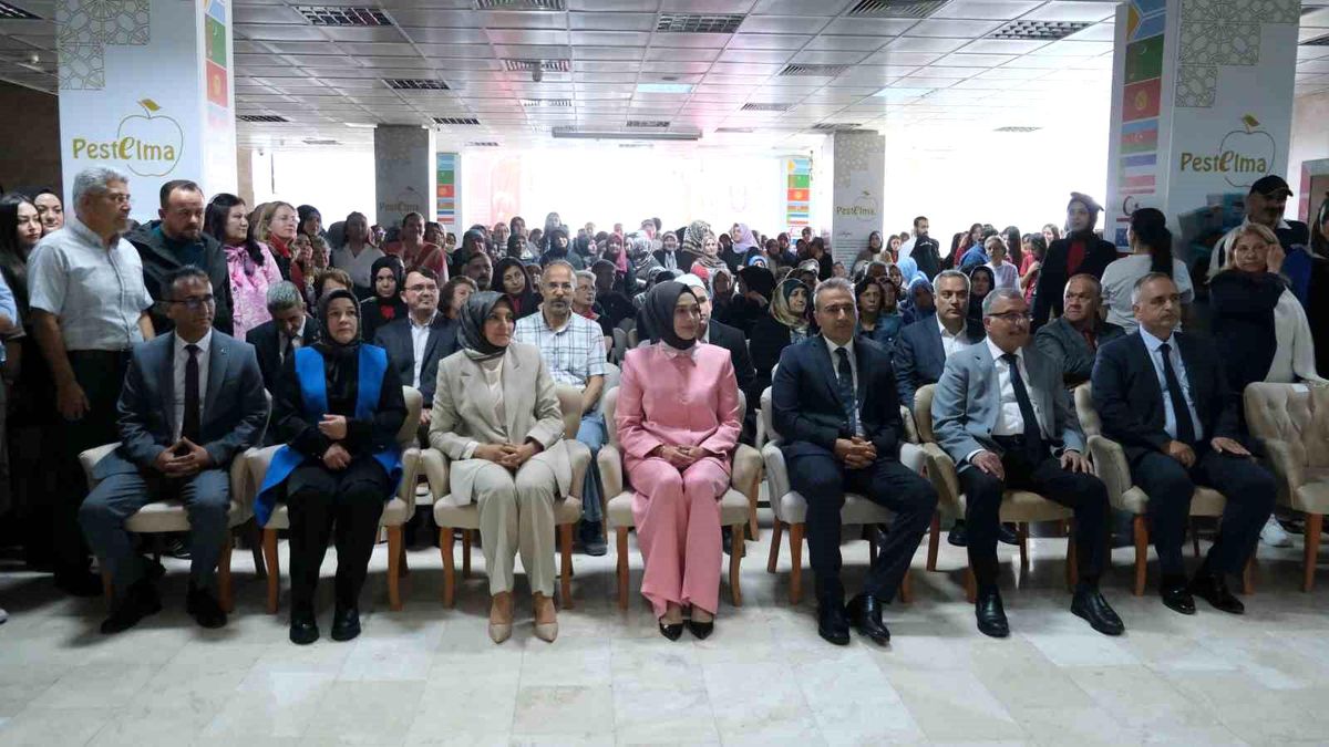Karaman'da 'Hayat Boyu Öğrenme Haftası' sergisi açıldı