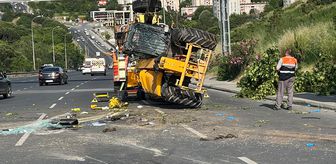 Küçükçekmece'de çekiciyle taşıdığı iş makinesinin altında kalan sürücü öldü
