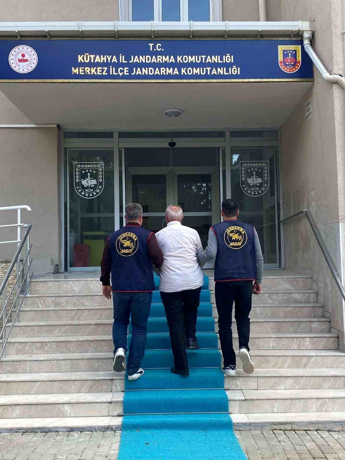 Kütahya'da JASAT'tan operasyon, mayıs ayında 84 aranan şahıs yakalandı