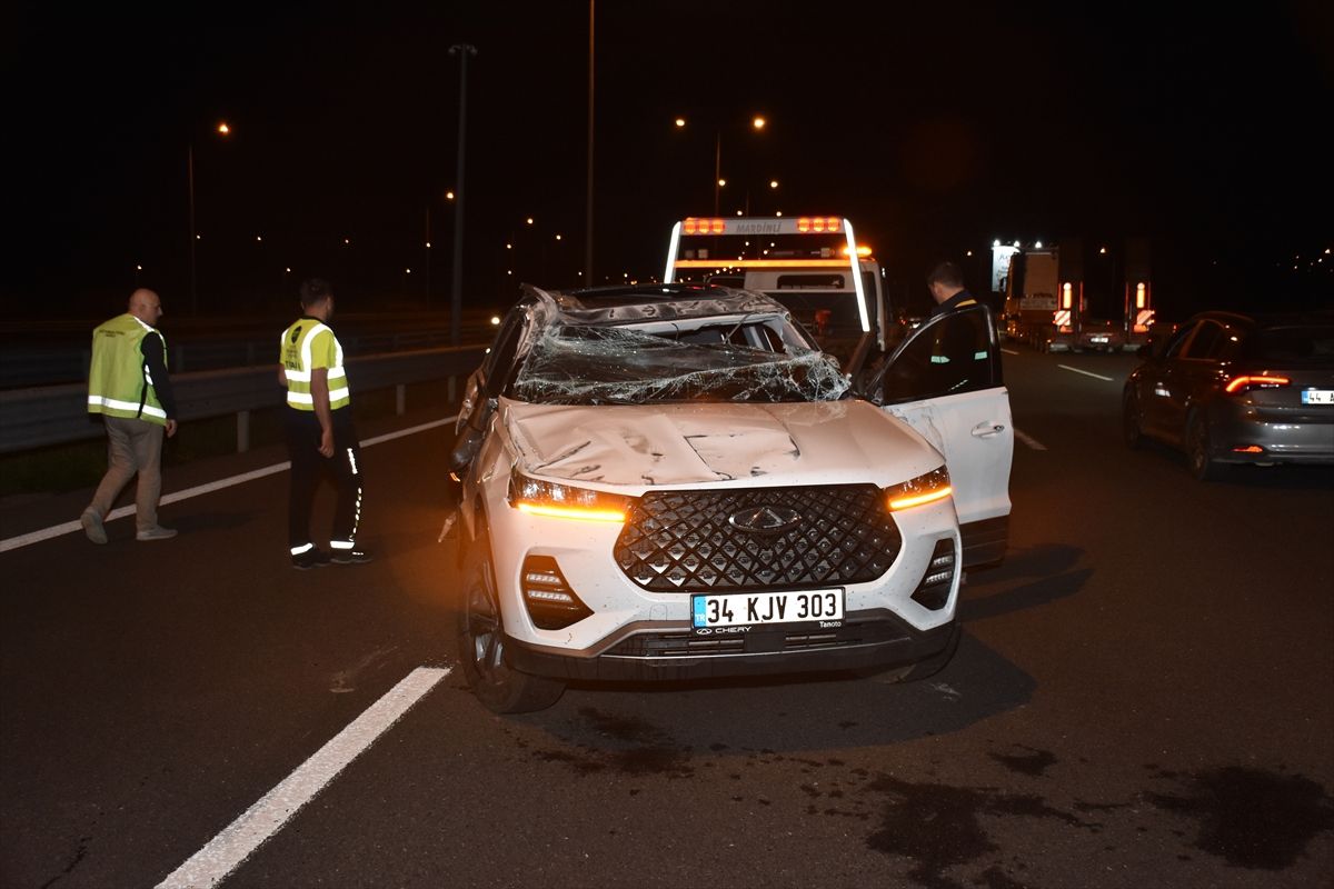 Kuzey Marmara Otoyolu'nda trafik kazasında 2 kişi yaralandı