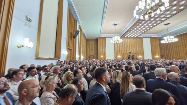 Özgür Özel intervened in the Traitor Kemal slogans in the hall
