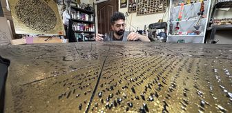 Piri Reis'in haritasını varak sanatıyla ahşap üzerine işledi