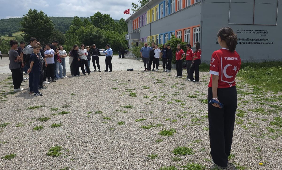Samsunspor Bocce Takımı Gökçeboğaz Ortaokulu'nu ziyaret etti