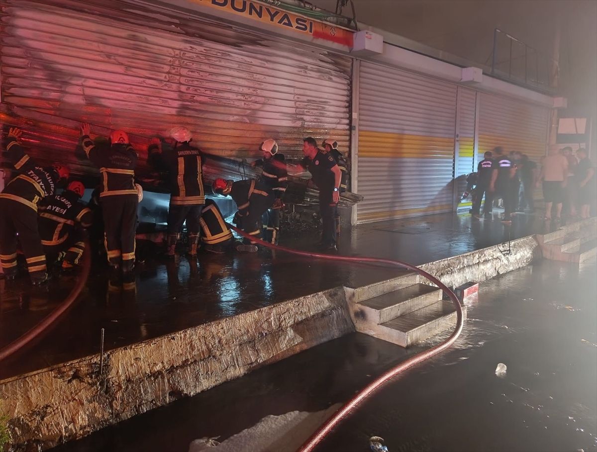 Şanlıurfa'da iki iş yerinde çıkan yangın söndürüldü