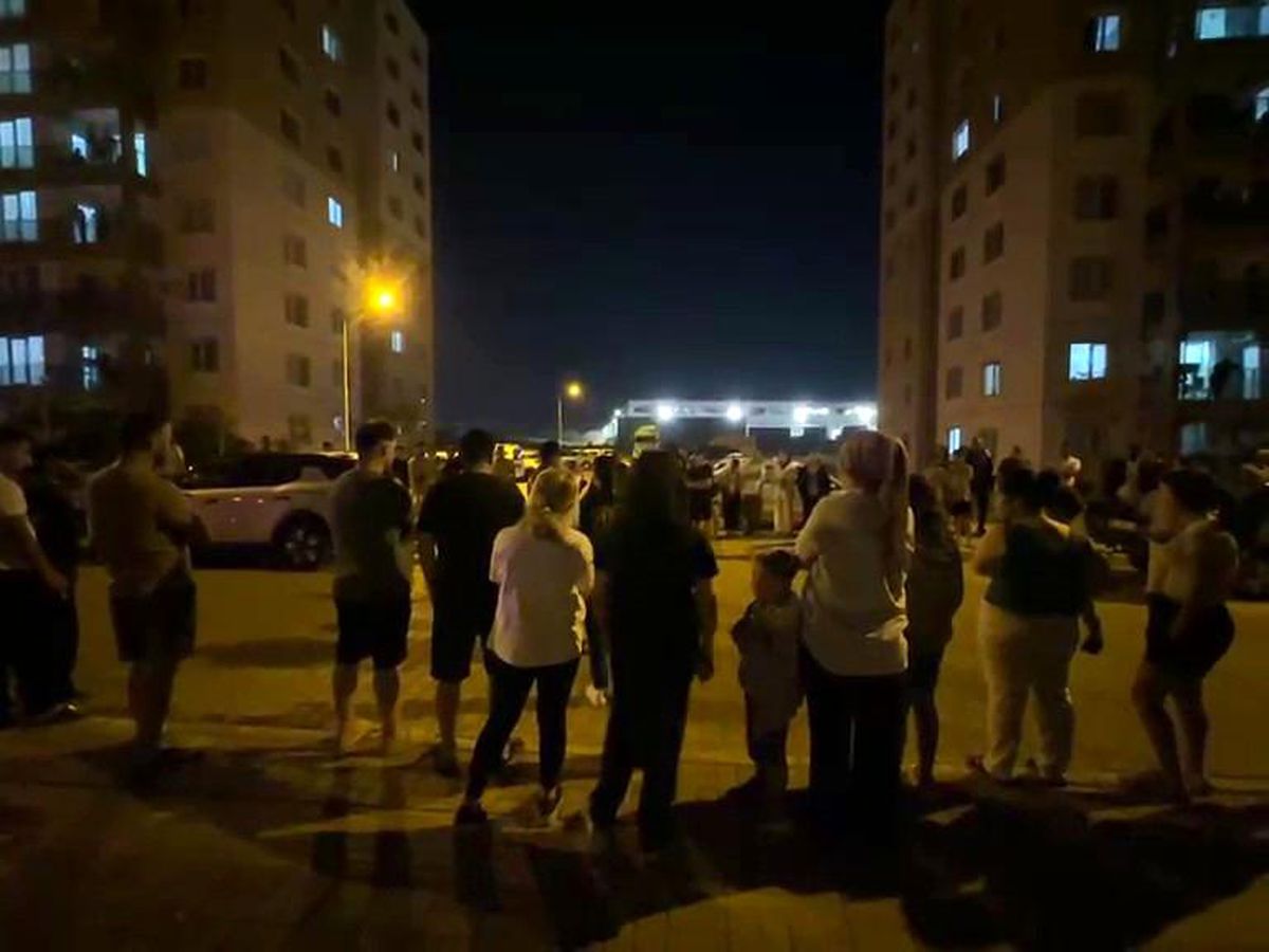 Serik'te site sakinlerinden aidat ve hizmet protestosu