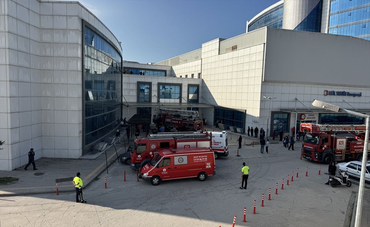 Sinop Atatürk Devlet Hastanesi'nde çıkan yangın hasara neden oldu