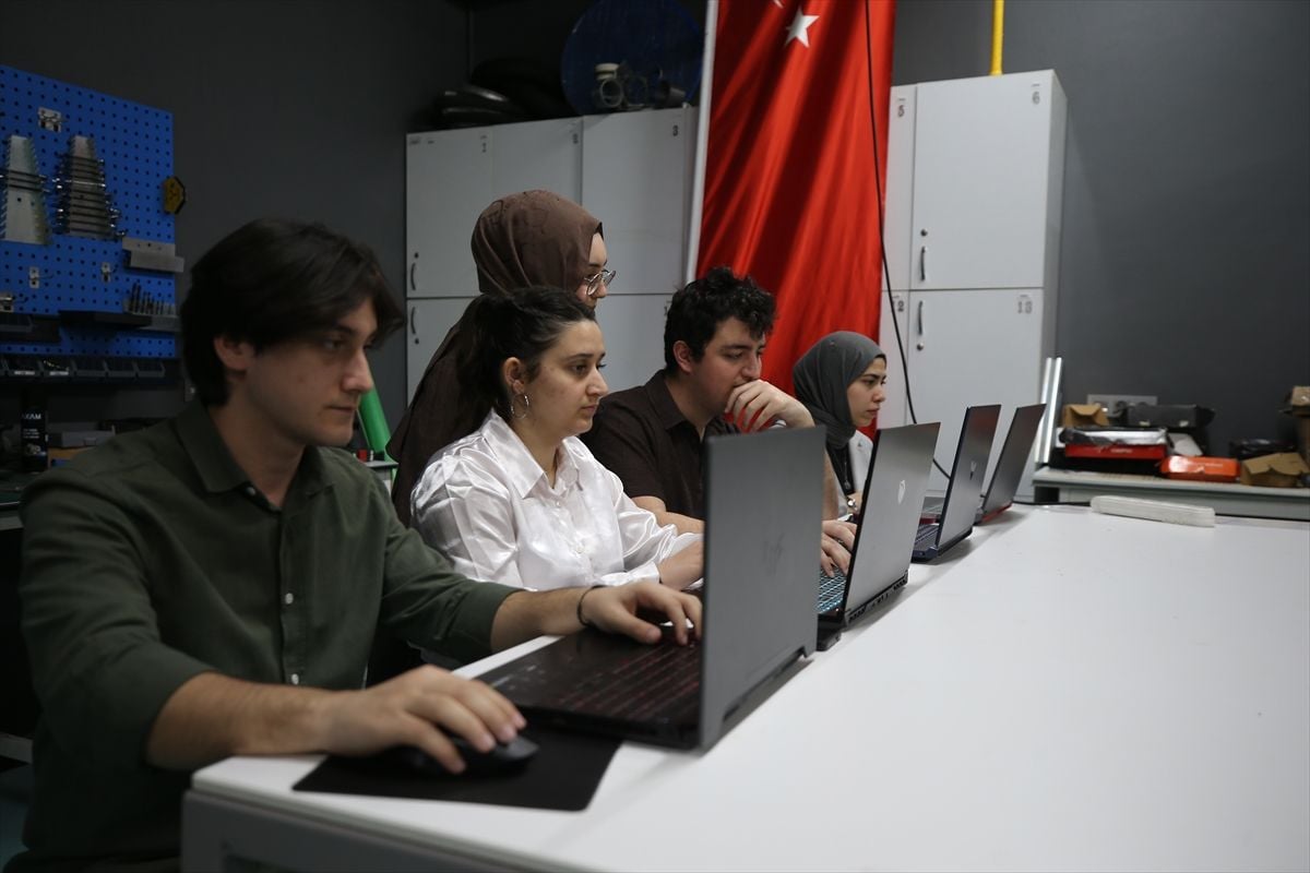 Üniversiteliler Türk uydularının uzaydaki güvenliği için risk uyarı sistemi geliştirdi