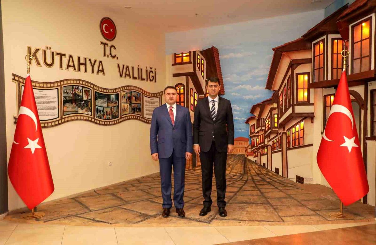 Uşak Valisi Kartal'dan Kütahya Valisi Işın'a iade-i ziyaret