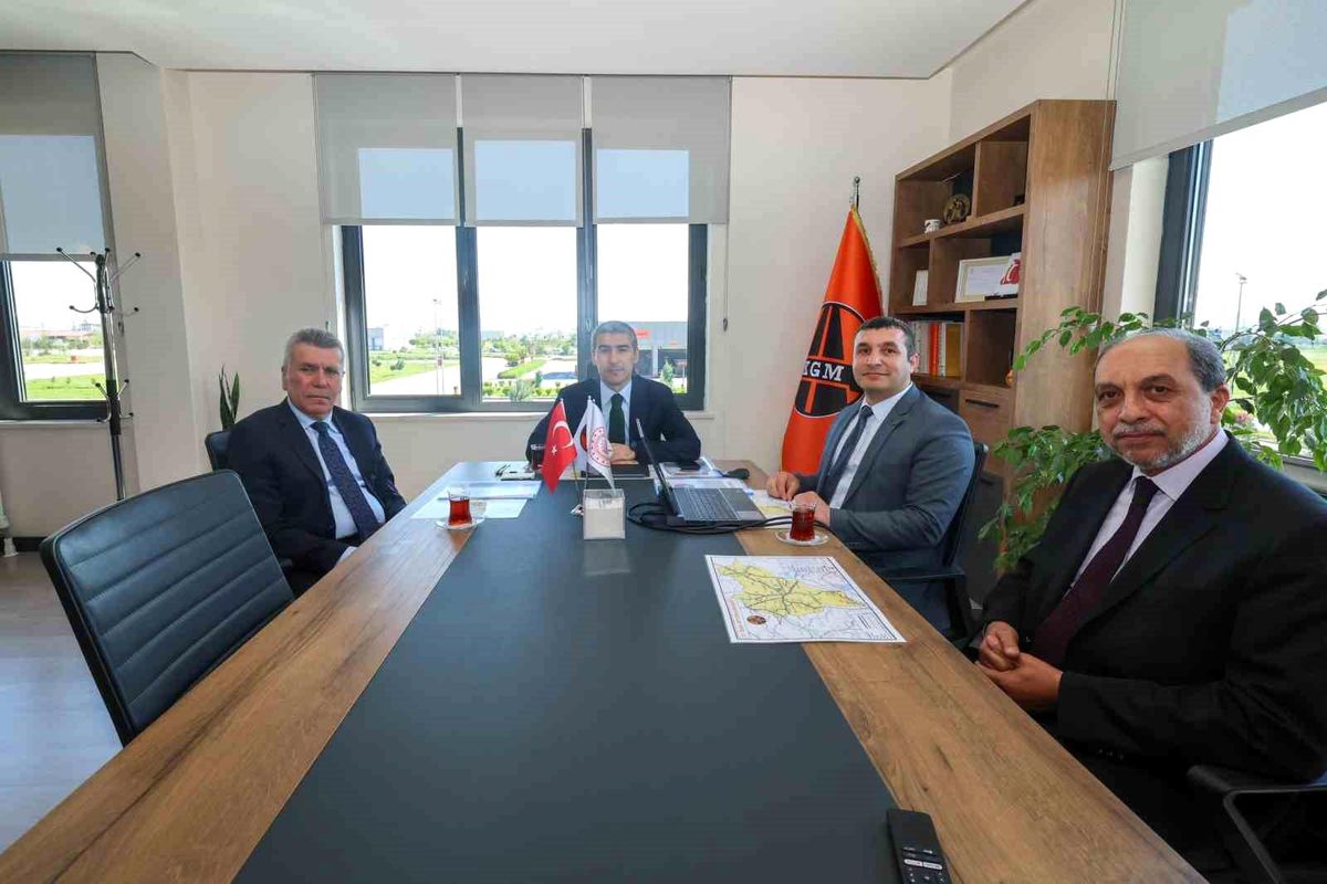 Vali Aktaş, karayolları yatırımlarıyla ilgili bilgilendirildi