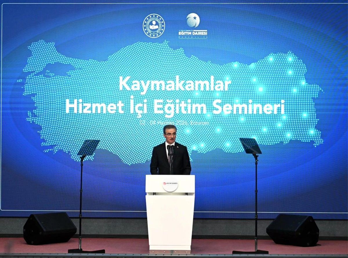 Vali Baruş: 'Halkla doğrudan, samimi, şeffaf ve güven veren bir bağ kurmak her zamankinden daha kritik bir hale gelmiştir'