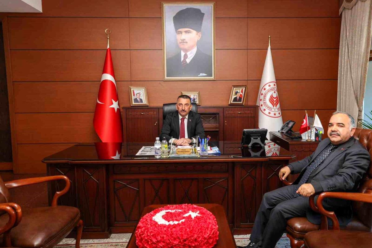 Vali Hacıbektaşoğlu, İl Müftüsü Demir'i kabul etti