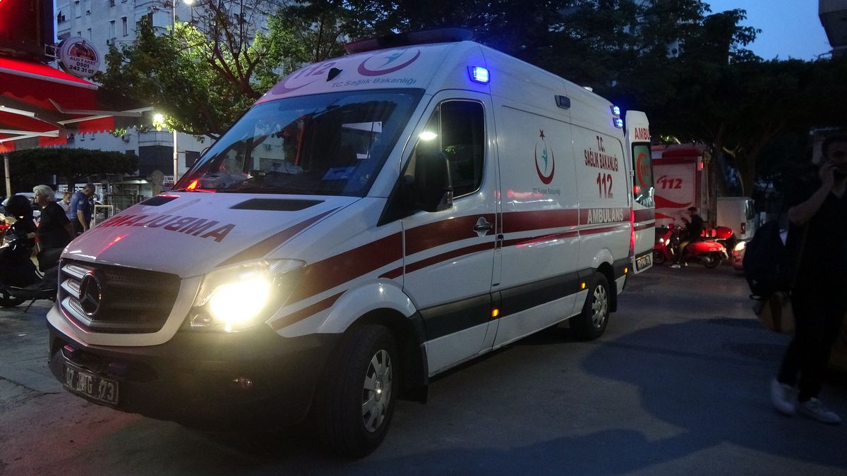 Antalya'da Dönerci Dükkanında Çalışan İşçi Yük Asansöründen Düştü