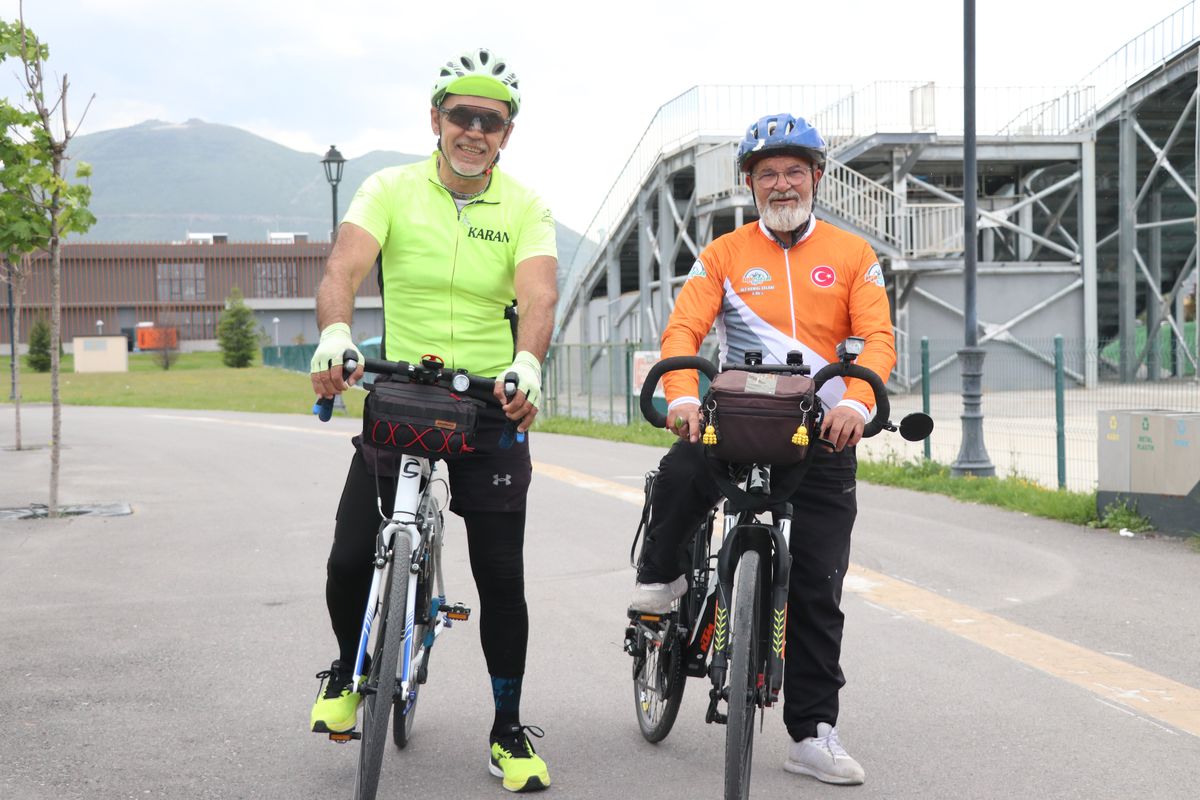 Kayseri'de 50 Yıldır Bisiklet Süren 67 Yaşındaki Ali Kemal Çelebi ve 63 Yaşındaki Halil Gürbüz, Pedal Çevirmeye Devam Ediyor