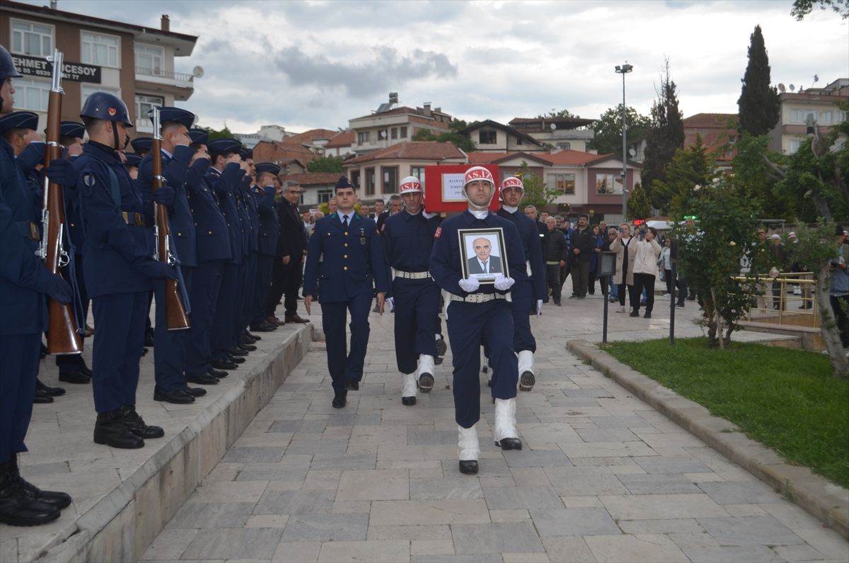 Amasya'da vefat eden Kıbrıs gazisi son yolculuğuna uğurlandı