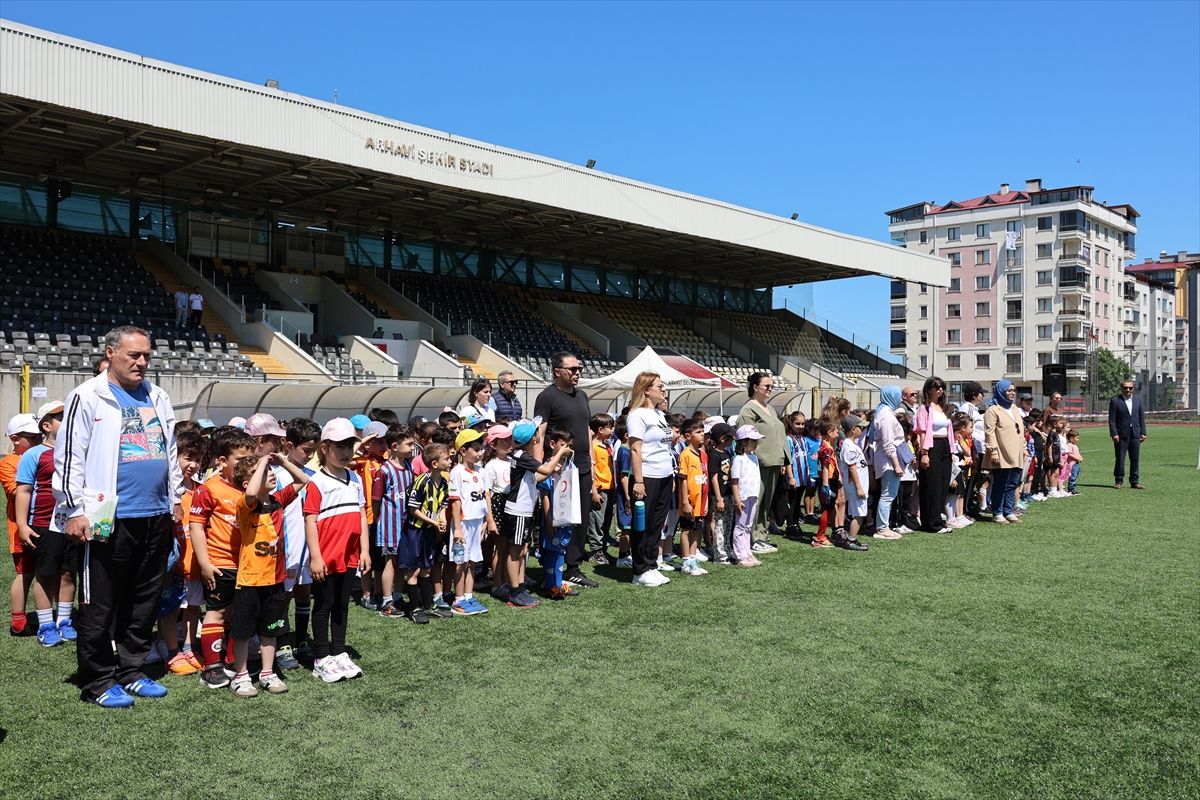 Artvin'de 12. Grassroots Herkes İçin Futbol Şenliği yapıldı
