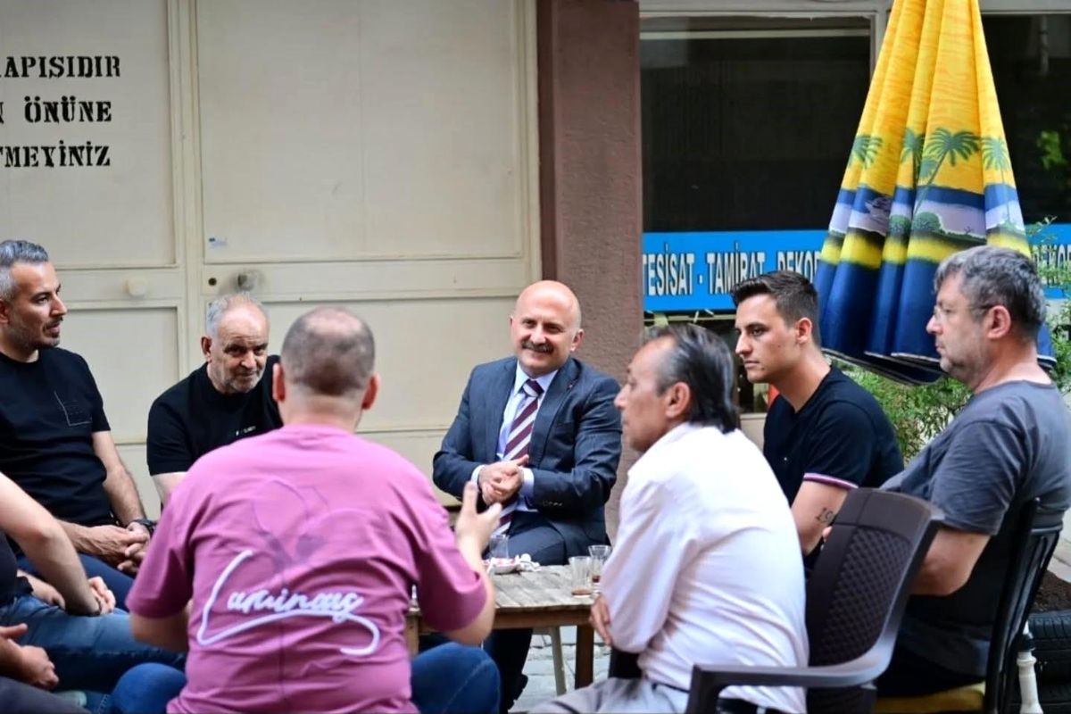 Aydın Valisi Varol, Gençlik Caddesi'nde esnafla buluştu