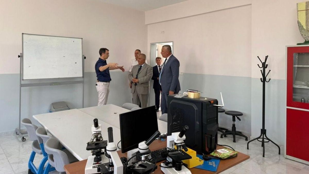 Balıkesir İl Milli Eğitim Müdürü Selehattin Kal, Burhaniye'de Okulları Ziyaret Etti