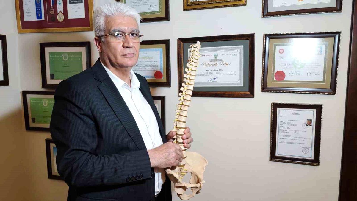 Başının üzerine suya atlayanlar dikkat: Bir anlık hata ömür boyu felce neden olabilir