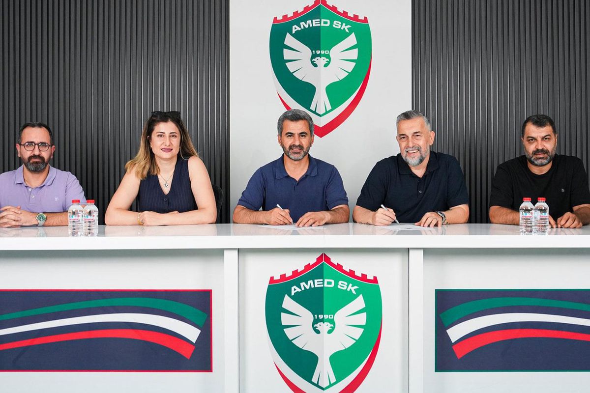 Beşiktaş'tan ayrılan Serkan Reçber, Amedspor'a imza attı