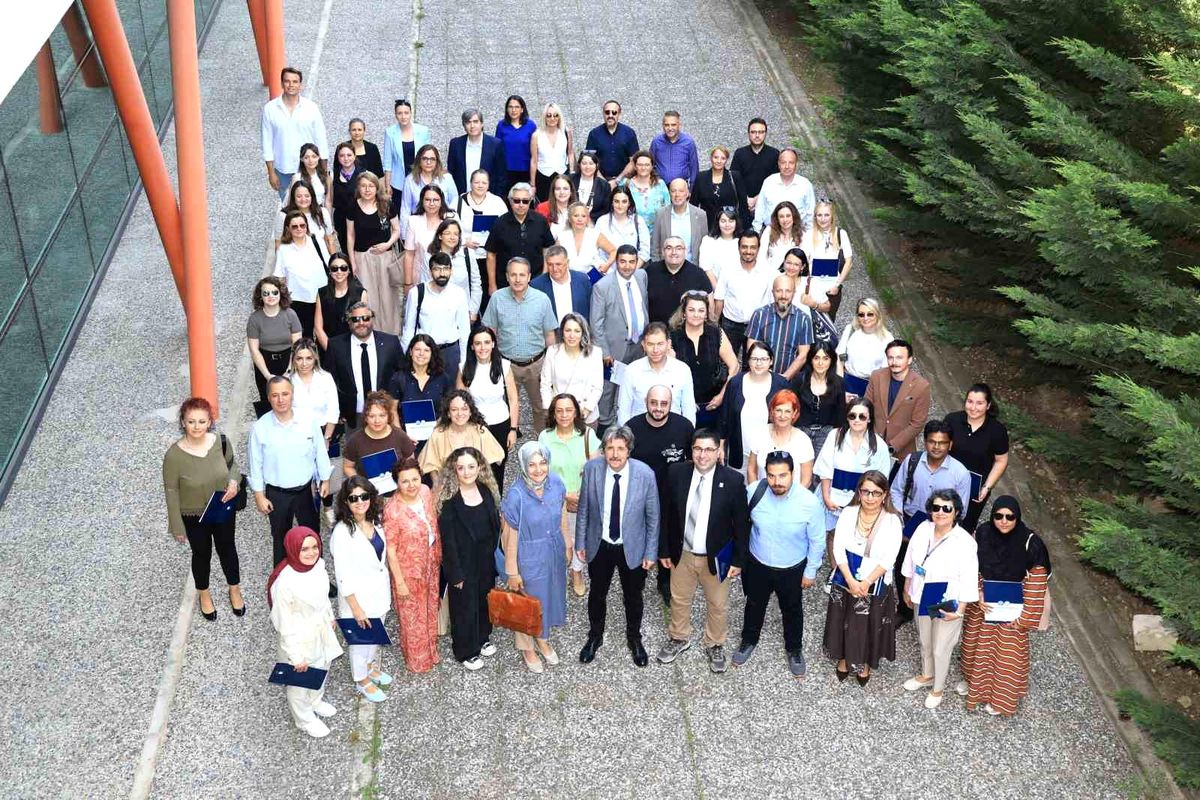 BUÜ'nün başarılı akademisyenleri rektörle buluşmaya devam ediyor