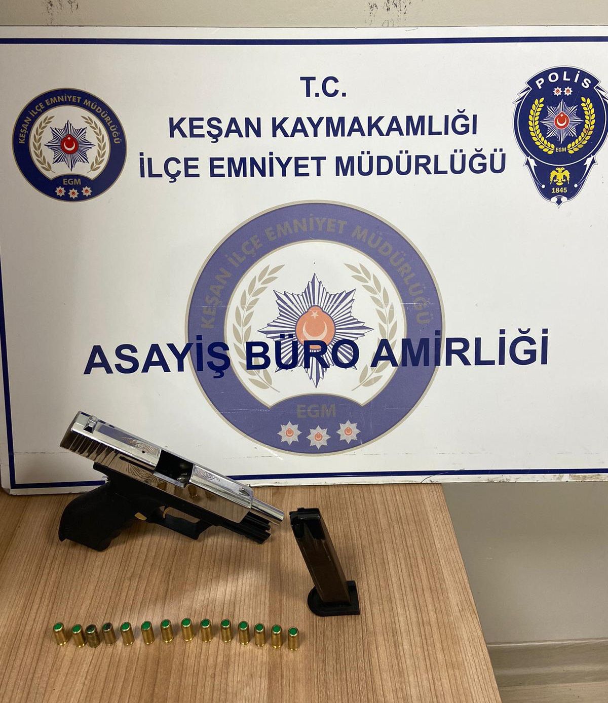 Keşan'da Çarşı Merkezinde Kavga Çıktı: 2 Kişi Havaya Ateş Açtı