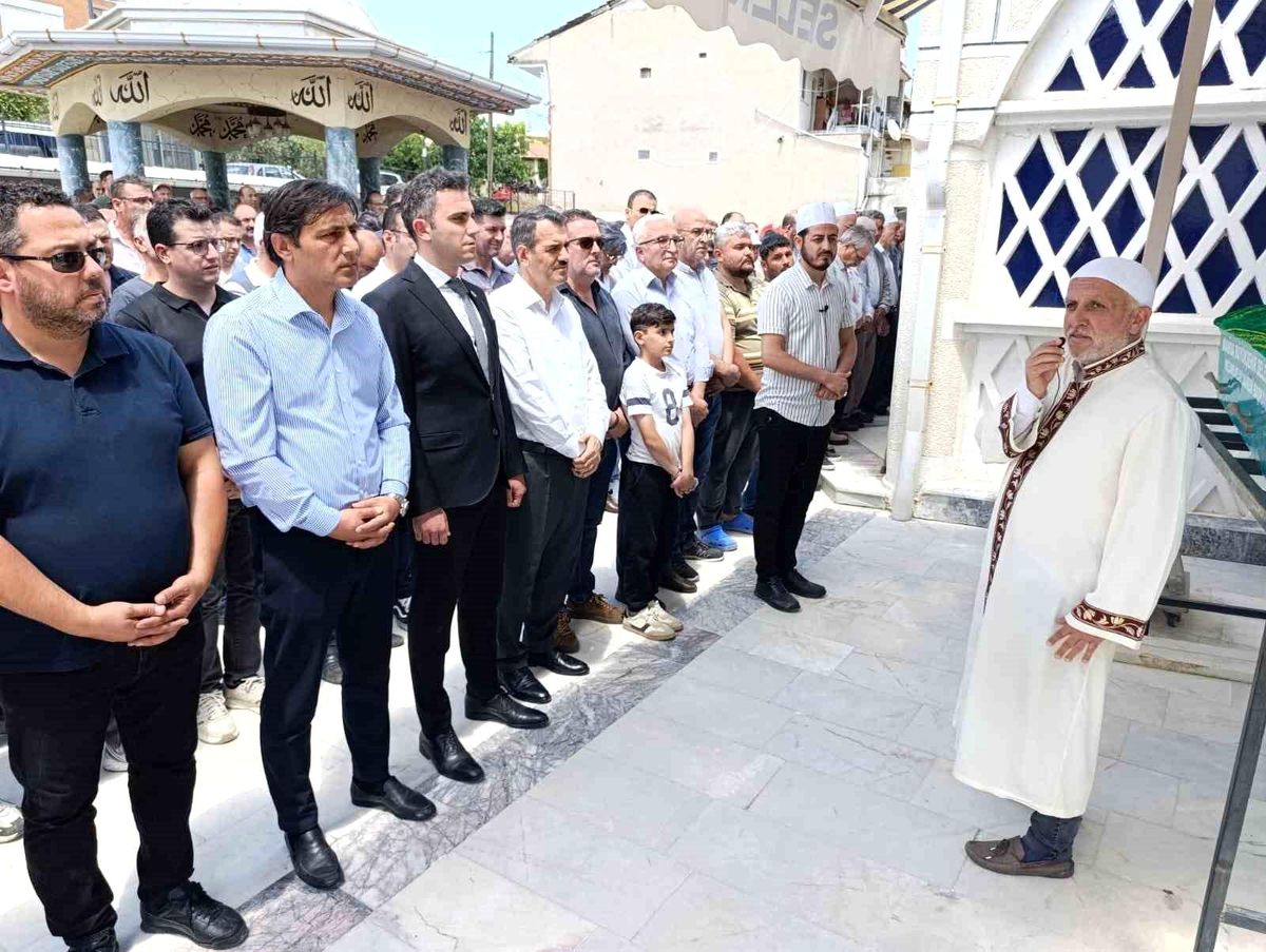 Denizli'deki facia kurbanı otobüs şoförünün cenaze namazını abisi kıldırdı