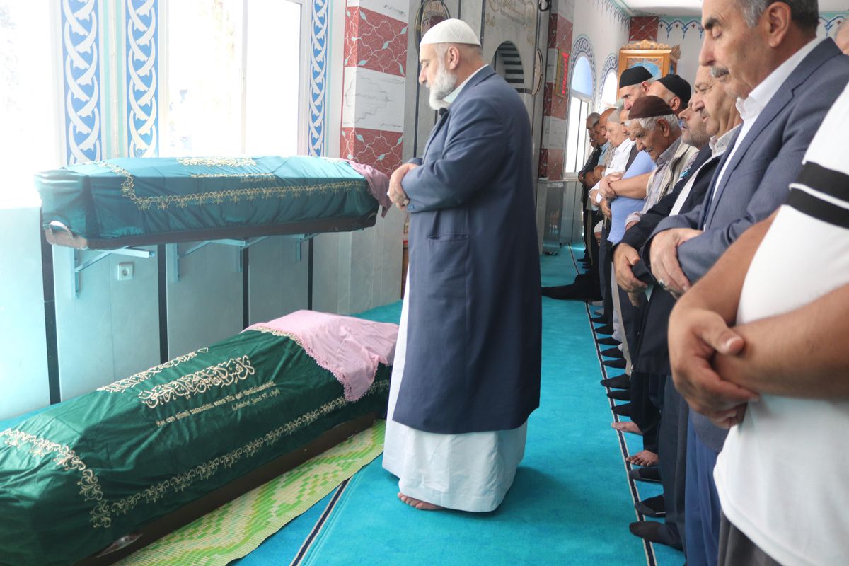 Denizli'deki otobüs faciasında hayatını kaybeden anne ve kızın hayatı dram çıktı