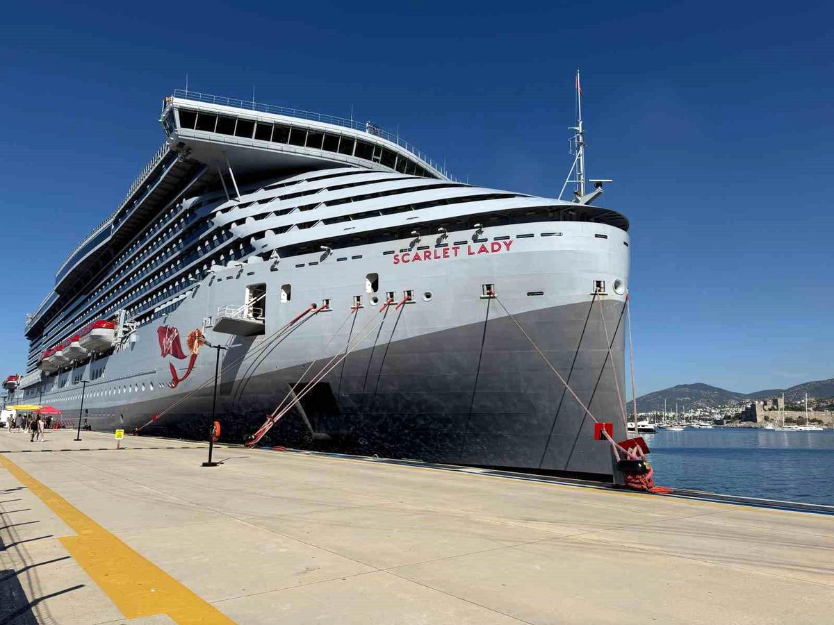 Dev yolcu gemisi yeniden Bodrum'da