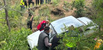Feke ilçesinde uçuruma yuvarlanan otomobilin sürücüsü yaralandı