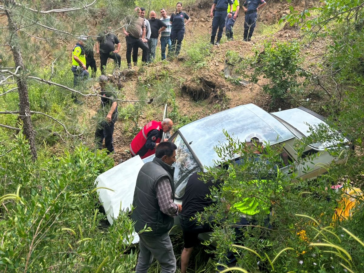 Feke ilçesinde uçuruma yuvarlanan otomobilin sürücüsü yaralandı