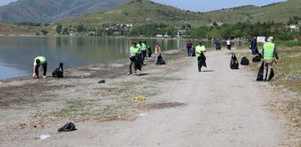 Hazar Gölü çevresinde 12 ton atık toplandı