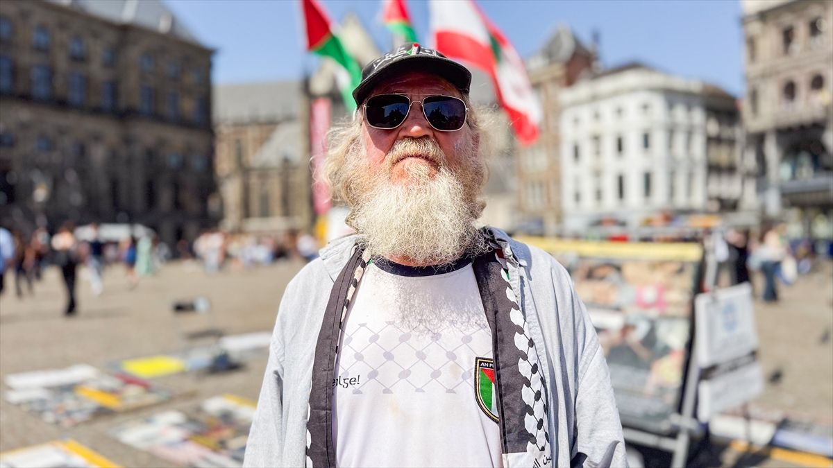Hollandalı aktivist, İsrail'in Filistin'deki zulmünü 12 yıldır tek başına protesto ediyor