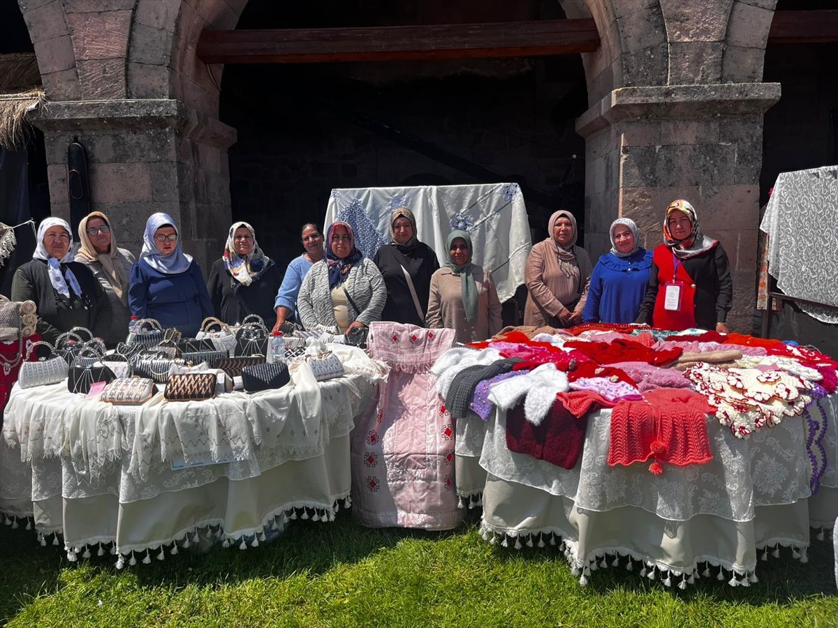 İncesu'da 'Hayat Boyu Öğrenme Haftası' kapsamında sergi açıldı