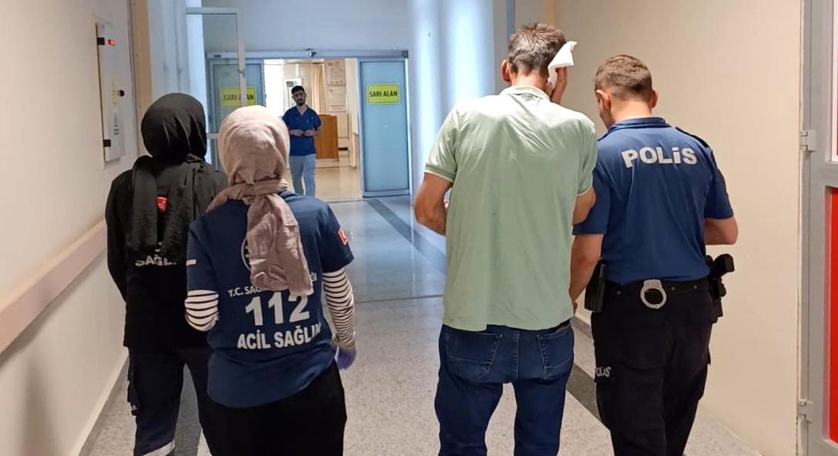 İnşaattan düşen malzeme yayaya isabet etti: 1 yaralı
